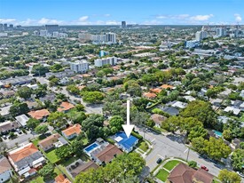 2396 SW 20th St in Miami, FL - Foto de edificio - Building Photo