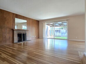 1542 Parkview Ave in San Jose, CA - Foto de edificio - Building Photo