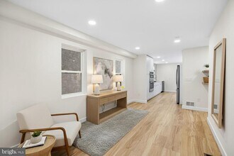 1124 Dunton St in Philadelphia, PA - Building Photo - Building Photo