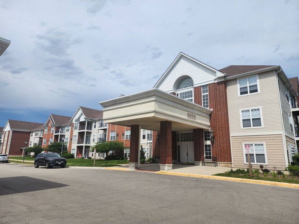 6935 70th Ct in Kenosha, WI - Building Photo