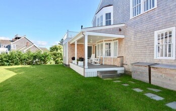 10 Brant Point Road in Nantucket, MA - Building Photo - Building Photo