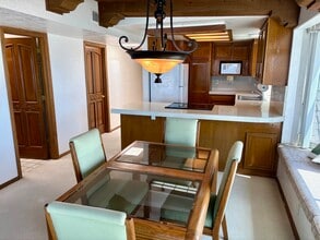 1320 Seacoast Dr, Unit Unit P in Imperial Beach, CA - Foto de edificio - Building Photo