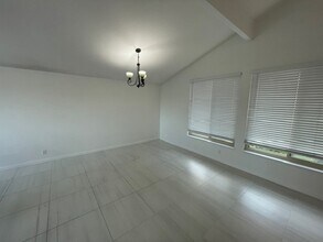 13161 Shalimar Pl in Del Mar, CA - Building Photo - Building Photo