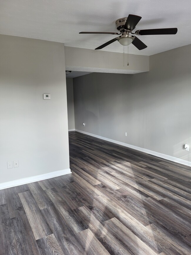 property at 194 S Killarney Ln