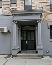 289 Grand St in New York, NY - Building Photo - Building Photo