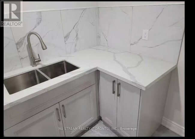 612 Village Pkwy in Markham, ON - Building Photo - Building Photo