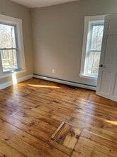 449 West River Rd, Unit 1 in Hooksett, NH - Building Photo - Building Photo