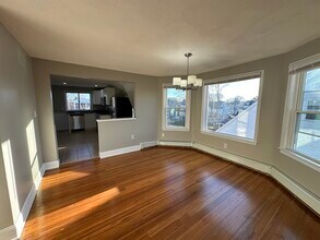 76 Fremont St, Unit 3 in Winthrop, MA - Foto de edificio - Building Photo