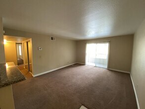 2606 S Durango Dr-Unit -#250 in Las Vegas, NV - Building Photo - Building Photo