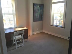 5218 Holly Hills Ave, Unit 2 in St. Louis, MO - Foto de edificio - Building Photo