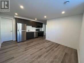 4263 Fourth Ave in Niagara Falls, ON - Building Photo - Building Photo