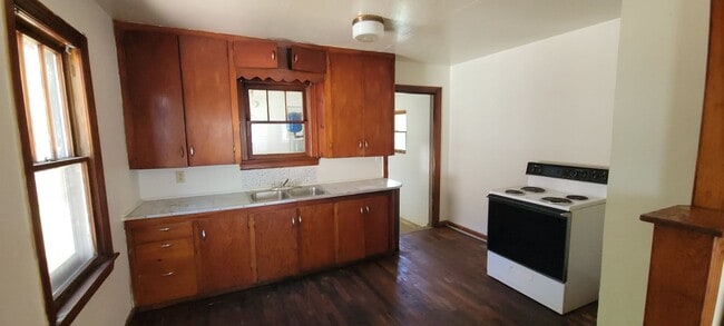 272 Cornelison Ave in Lebanon, MO - Building Photo - Building Photo