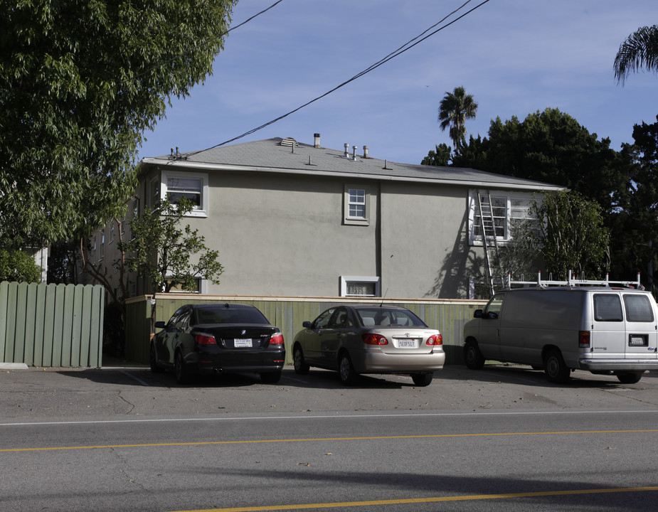 4646 Colfax Ave in North Hollywood, CA - Building Photo