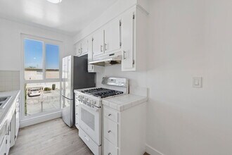 6828 Fulton Ave in Los Angeles, CA - Building Photo - Building Photo