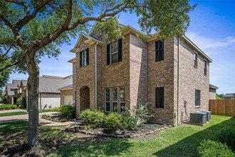 2425 Harbor Chase Dr in Pearland, TX - Building Photo - Building Photo
