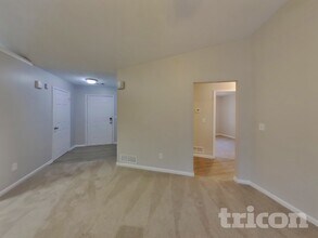 1185 Mercury Dr SE in Lawrenceville, GA - Foto de edificio - Building Photo