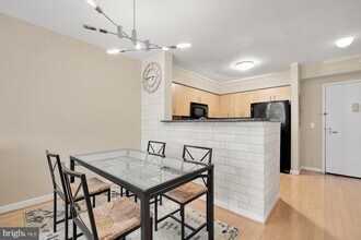 1000 New Jersey Ave SE in Washington, DC - Building Photo - Building Photo
