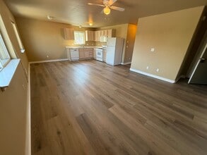 405 NE Seward Ave in Bend, OR - Building Photo - Building Photo