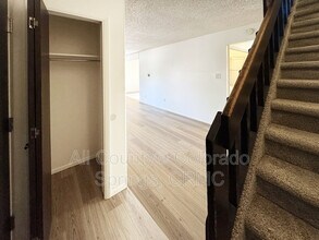 1497 Spring Valley Dr in Colorado Springs, CO - Foto de edificio - Building Photo