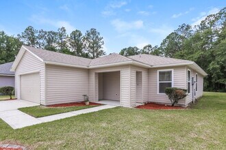 5736 Birds Nest Ln in Jacksonville, FL - Building Photo - Building Photo