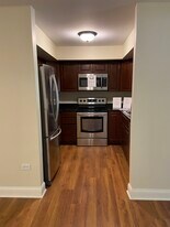 43 Foxcroft Rd, Unit Naperville in Naperville, IL - Building Photo