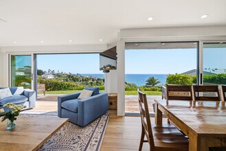 6817 Seawatch Ln in Malibu, CA - Foto de edificio - Building Photo