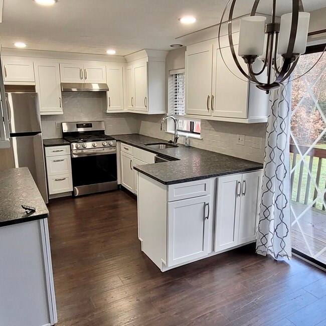 16 Rollins Ct in Merrimack, NH - Building Photo - Building Photo