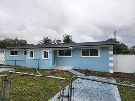 1222 NW 102nd St in Miami, FL - Building Photo