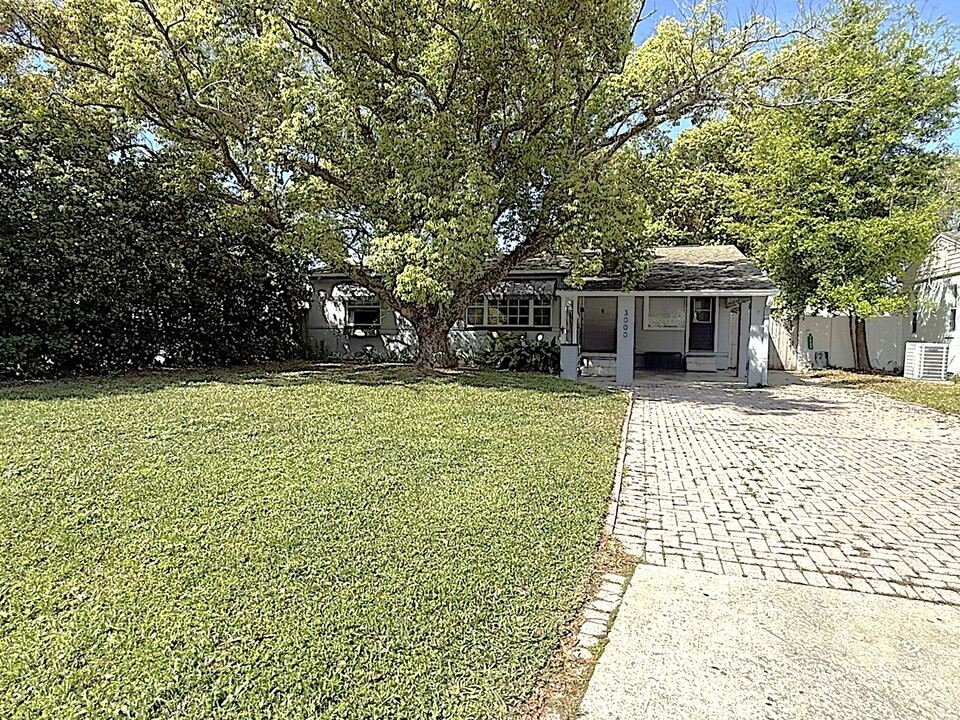 3000 Knollwood Cir in Orlando, FL - Building Photo