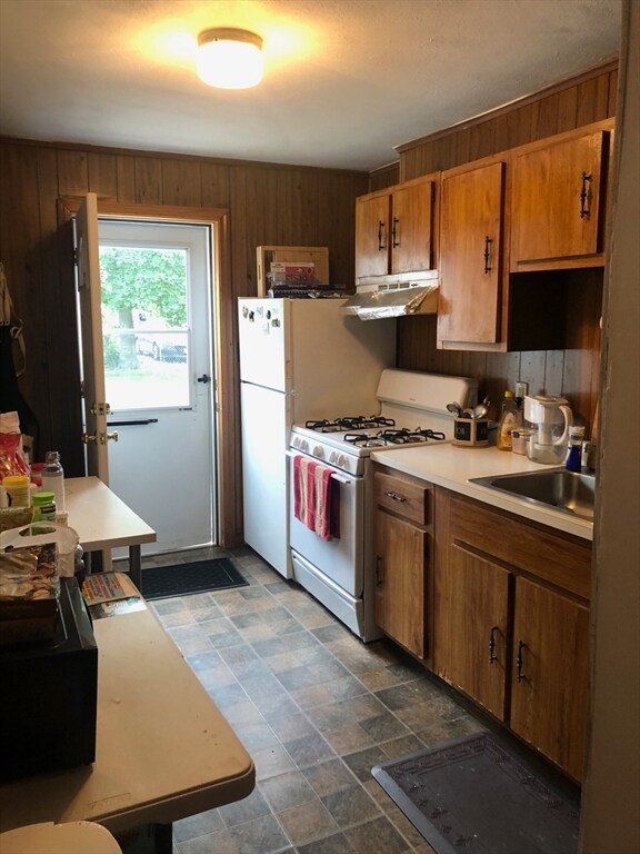 25 Brown St in Waltham, MA - Building Photo - Building Photo