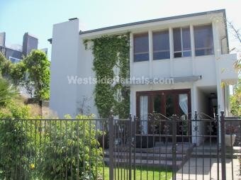20 Galleon St in Marina Del Rey, CA - Building Photo