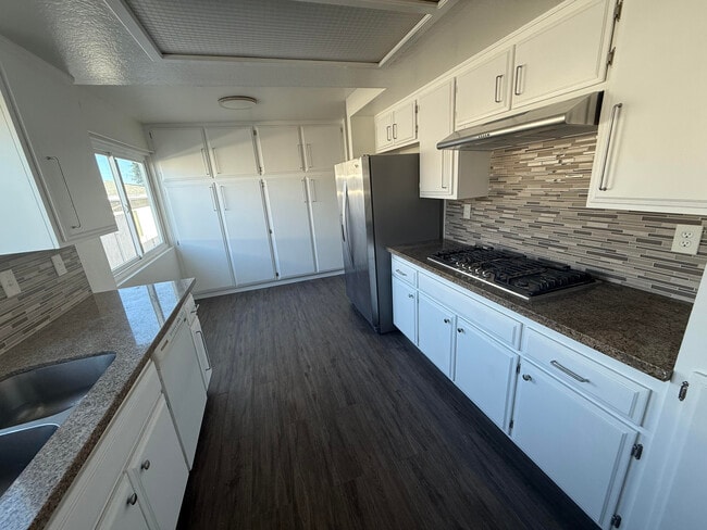 630 W 16th St, Unit 4 in San Pedro, CA - Building Photo - Building Photo