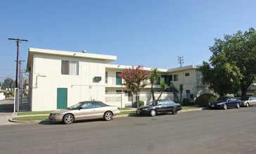 14109 Hatteras St in Van Nuys, CA - Building Photo - Building Photo