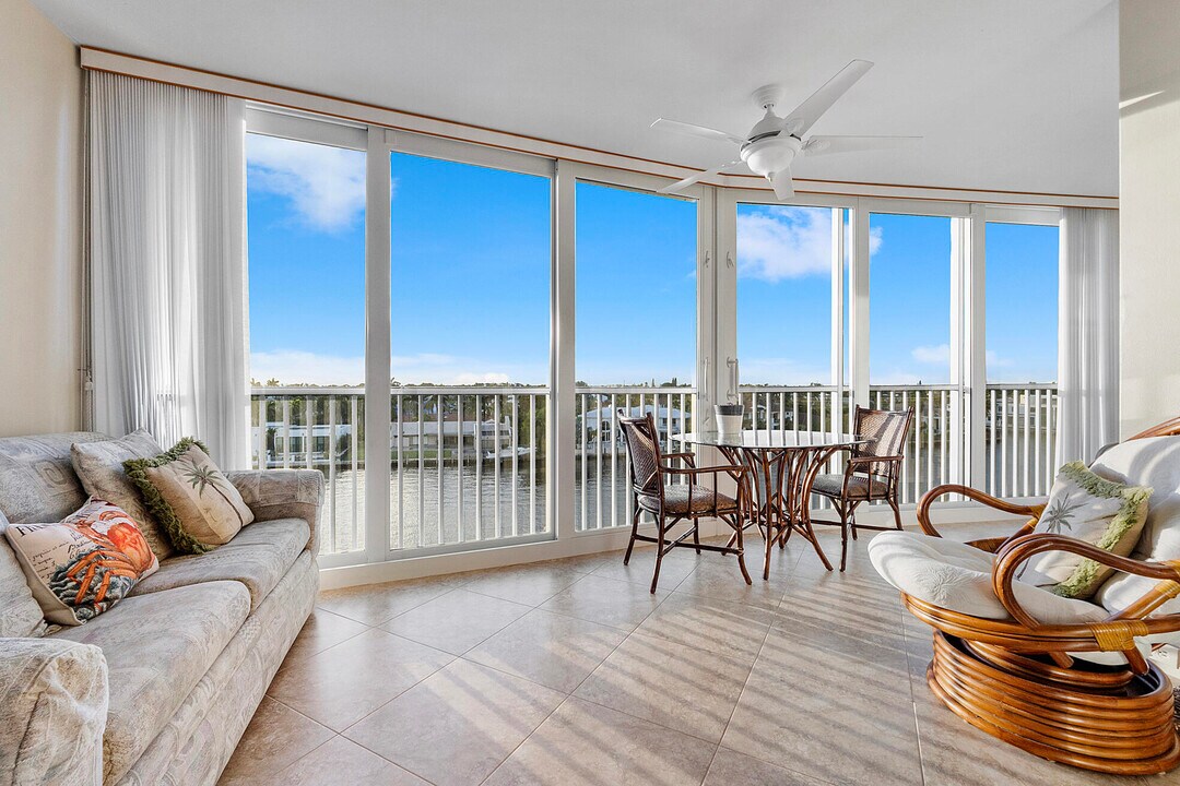 3310 S Ocean Blvd in Highland Beach, FL - Building Photo