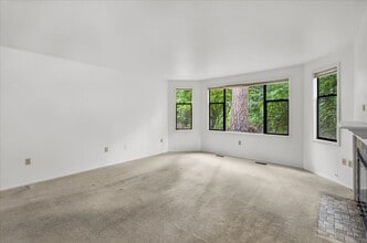 4071 220th Pl SE in Issaquah, WA - Building Photo - Building Photo