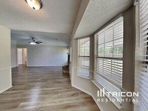 615 Sherman Dr in Mansfield, TX - Building Photo - Building Photo