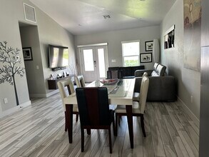 10990 Goodwin St in Bonita Springs, FL - Building Photo - Building Photo