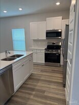 3984 Pendragon Cir in Milton, FL - Building Photo