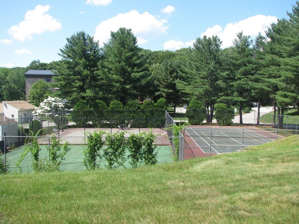 175 Littleton Rd, Unit 2 in Chelmsford, MA - Building Photo