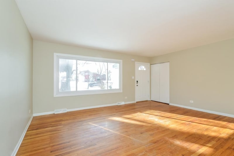 722 W James St in Villa Park, IL - Building Photo