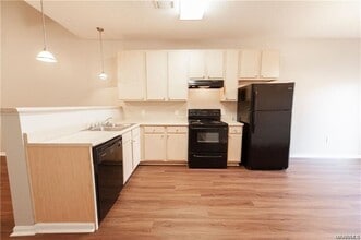 133 Pine Meadows Cir in Elmore, AL - Foto de edificio - Building Photo