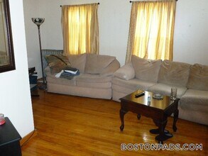 26 Porter St, Unit 3 in Malden, MA - Building Photo - Building Photo
