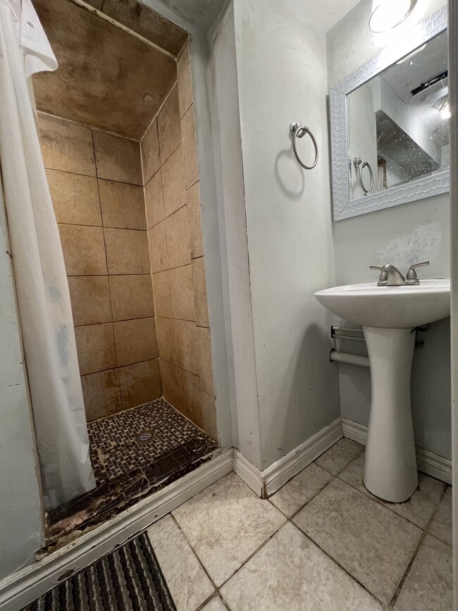 18 Linden Ave in Toronto, ON - Building Photo - Building Photo