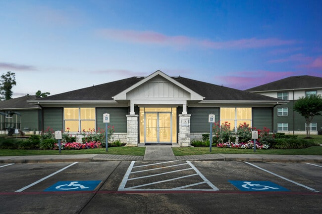 Newport Village in Crosby, TX - Foto de edificio - Building Photo