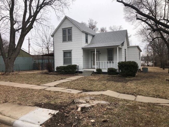 property at 121 SW 5th St
