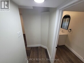 75 Edwina Ct in Hamilton, ON - Building Photo - Building Photo