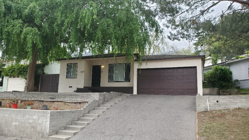 2923 Frances Ave in Montrose, CA - Building Photo