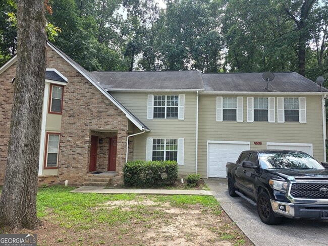 property at 5779 N Castlegate Dr