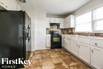 10110 Hillcrest Rd in Kansas City, MO - Building Photo - Building Photo