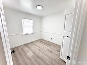 13 Mercury Rd in Edison, NJ - Building Photo - Building Photo